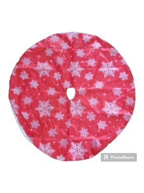 Nwot Large Red Christmas Tree Skirt With White Snowflakes